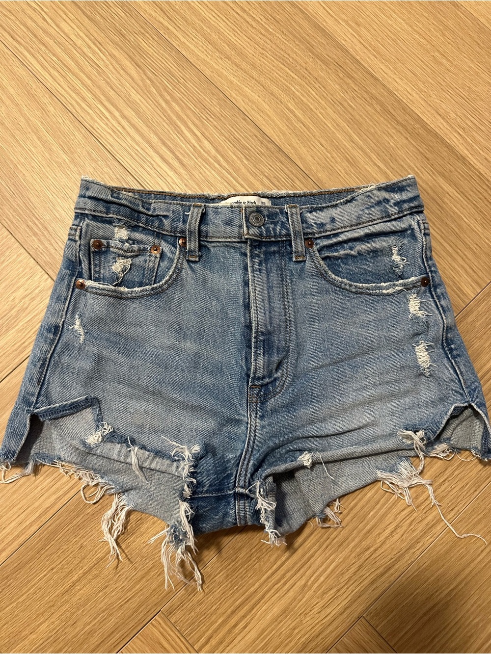 Abercrombie & Fitch The Mom Shorts Light Blue Denim